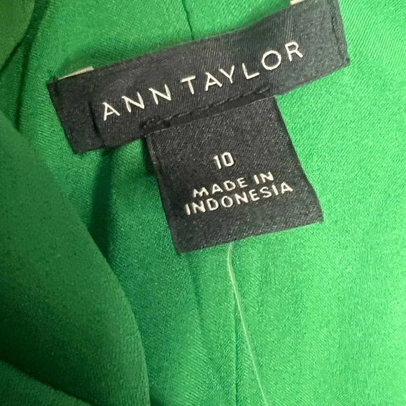 Ann Taylor, Size 10 Kelly  Green, Cross-Back Sheath Dress NWT - Picture 7 of 9